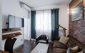 Cinematique - Designer 1Bd On Solunska